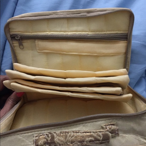 Accessories storage bag with inbuilt pouches - Picture 3 of 3